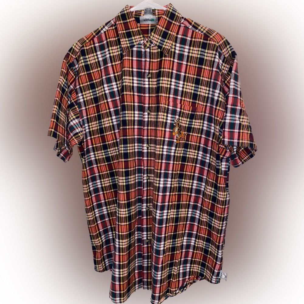 Walt Disney World Red Plaid Tigger Short Sleeve Button Down Size Large
